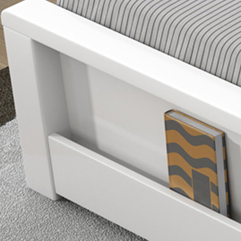 モダンウッドベッドの本棚には、寝室用のヘッドボード付きの標準的なベッドが含まれていました