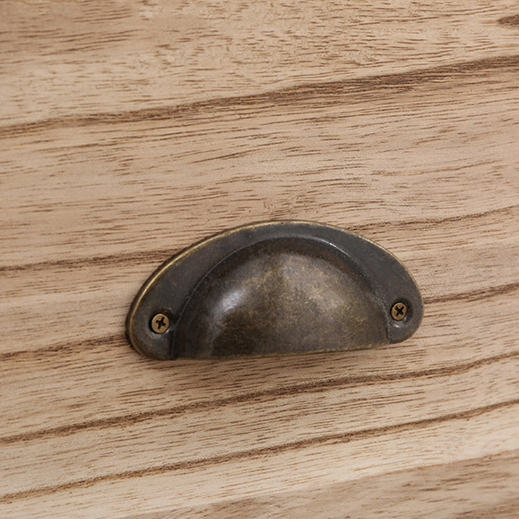 Coffre d'accent contemporain avec des tiroirs et des paniers en naturel