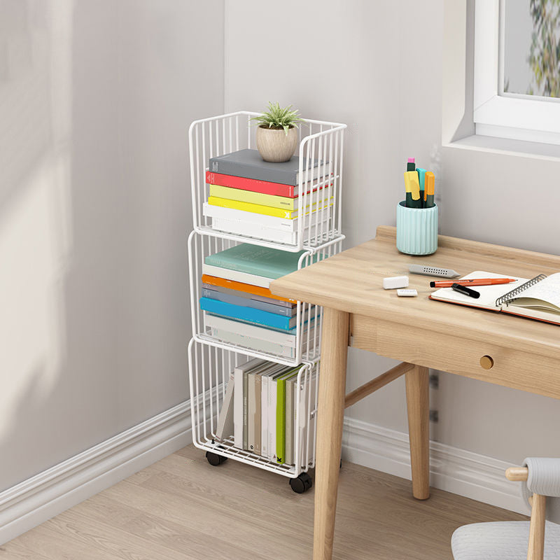 コンテンポラリーメタルシェルフの本棚は、垂直の本棚を閉じました