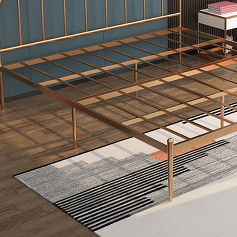 Crame de lit contemporain de 84,65 pouces de large Metai Gold Slat Lit avec tête de lit