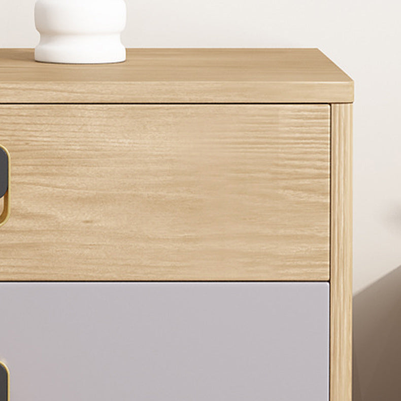 Coffre en bois moderne avec des jambes droites et des tiroirs accent coffre