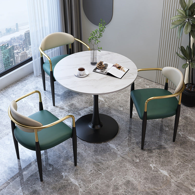 Traditionele luxe eettafel Stenen eettafel met metalen onderstel