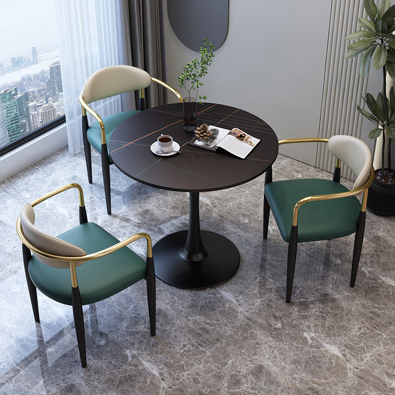 Traditionele luxe eettafel Stenen eettafel met metalen onderstel