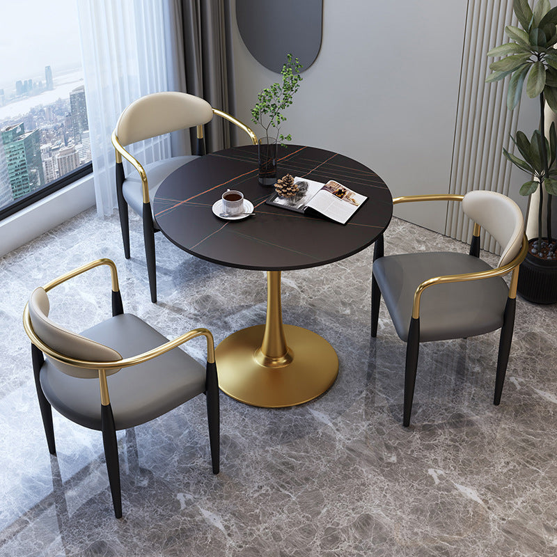 Traditionele luxe eettafel Stenen eettafel met metalen onderstel