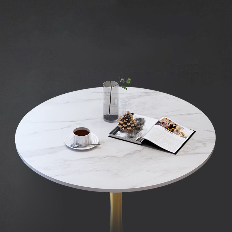 Traditionele luxe eettafel Stenen eettafel met metalen onderstel