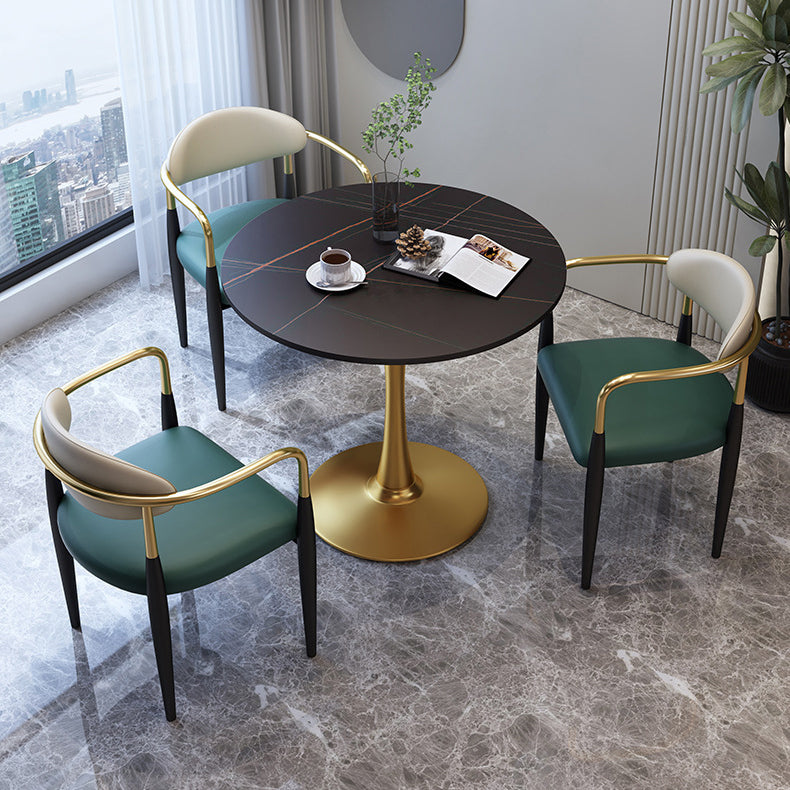 Traditionele luxe eettafel Stenen eettafel met metalen onderstel