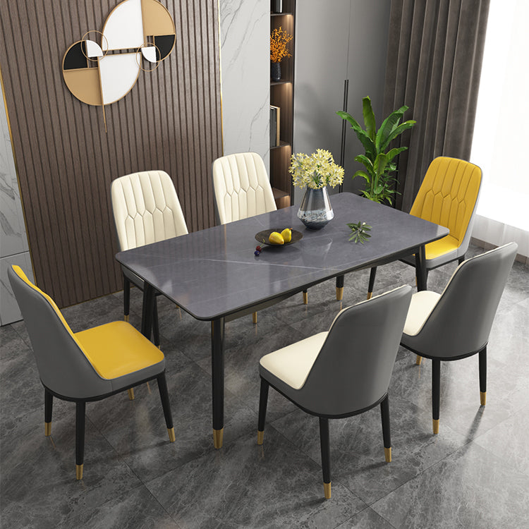 長方形のダイニングテーブル4ソリッドウッドベースのある脚ダイニングテーブル