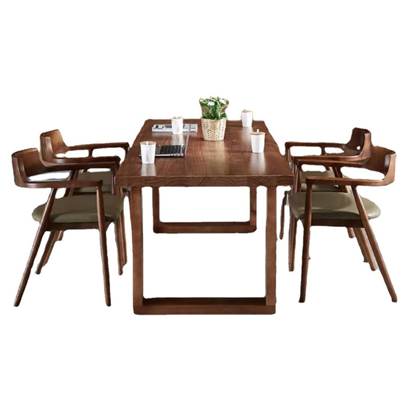 Mesa de comedor de madera sólida mesa rectangular contemporánea con base de trineo
