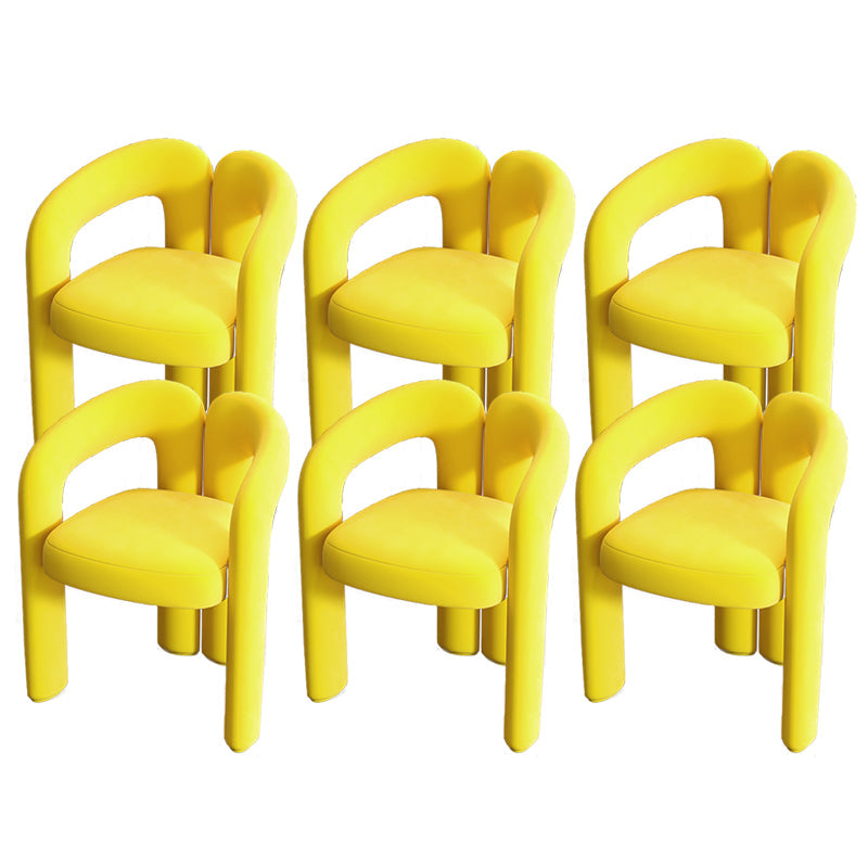 モダンなスタイルの布張りダイニングチェアオープンバックダイニングアームチェア