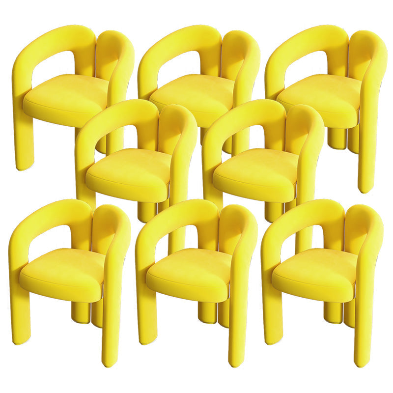 モダンなスタイルの布張りダイニングチェアオープンバックダイニングアームチェア