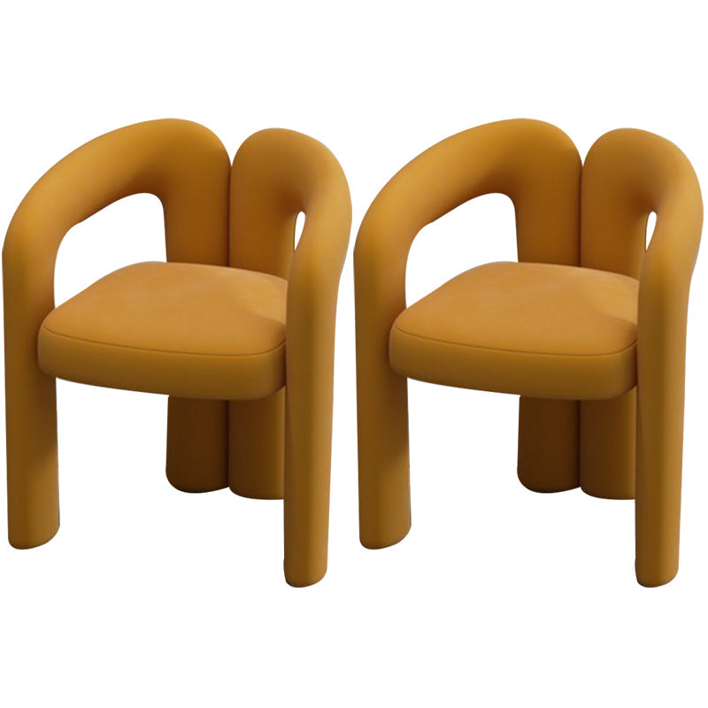 モダンなスタイルの布張りダイニングチェアオープンバックダイニングアームチェア