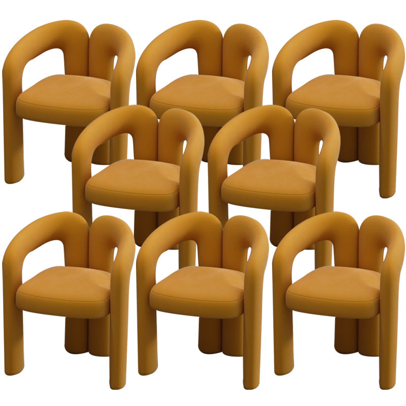 モダンなスタイルの布張りダイニングチェアオープンバックダイニングアームチェア