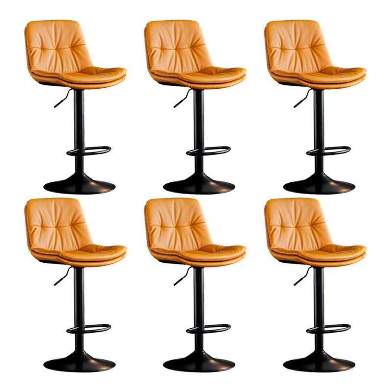 Sgabello da bar scandinavo in metallo, ecopelle, con schienale basso e base in ferro