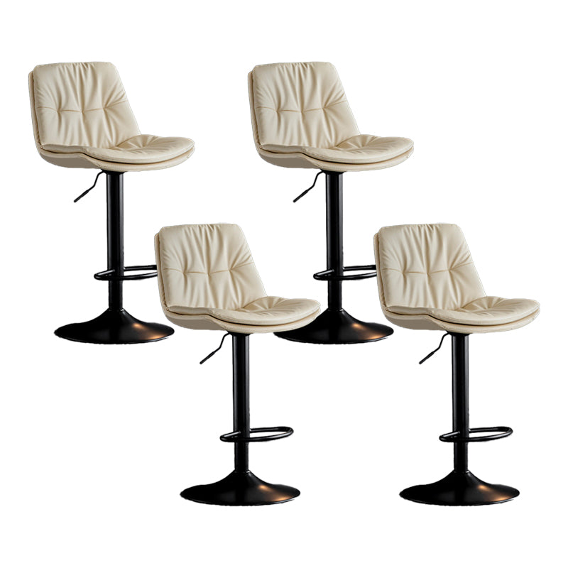 Sgabello da bar scandinavo in metallo, ecopelle, con schienale basso e base in ferro