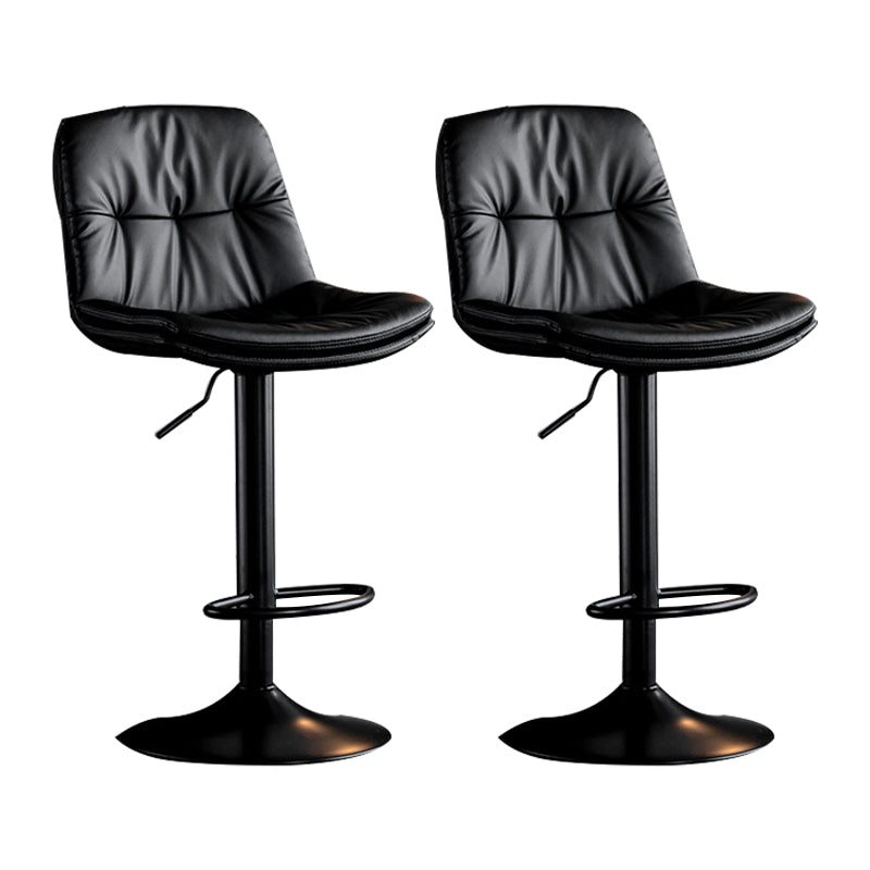 Sgabello da bar scandinavo in metallo, ecopelle, con schienale basso e base in ferro
