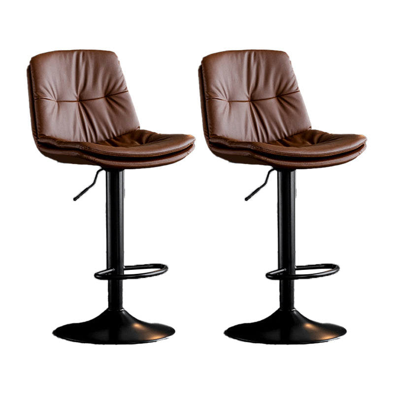Sgabello da bar scandinavo in metallo, ecopelle, con schienale basso e base in ferro