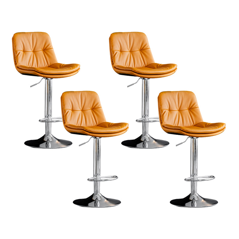 Sgabello da bar scandinavo in metallo, ecopelle, con schienale basso e base in ferro