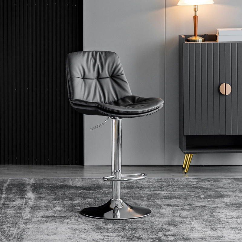 Sgabello da bar scandinavo in metallo, ecopelle, con schienale basso e base in ferro