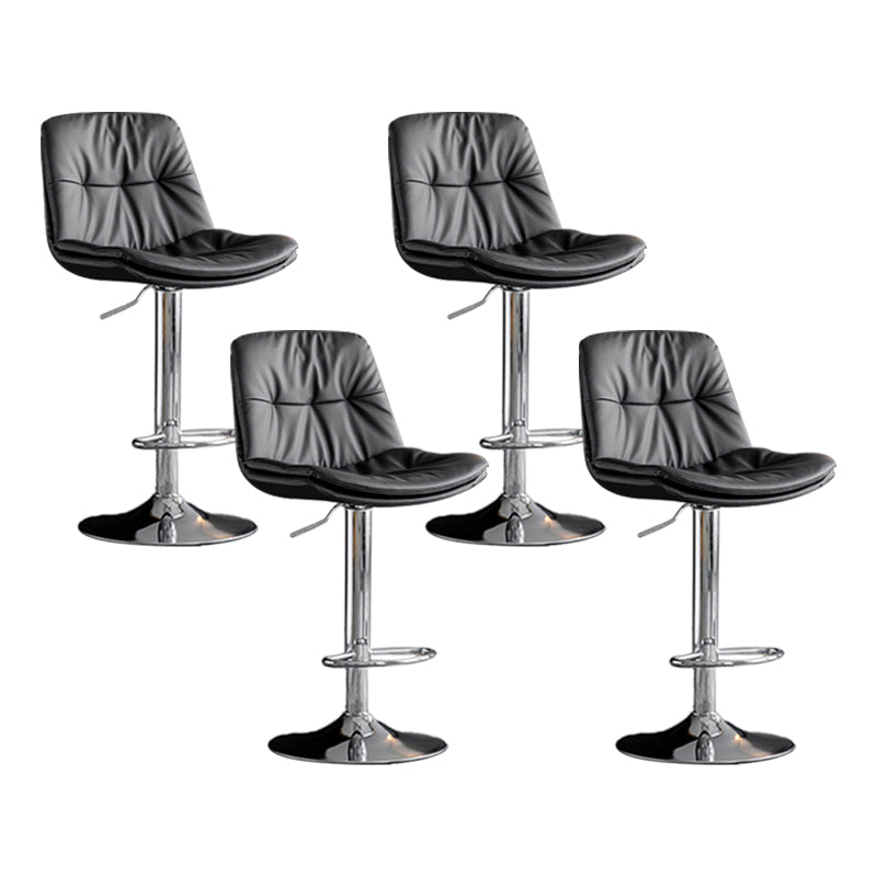 Sgabello da bar scandinavo in metallo, ecopelle, con schienale basso e base in ferro