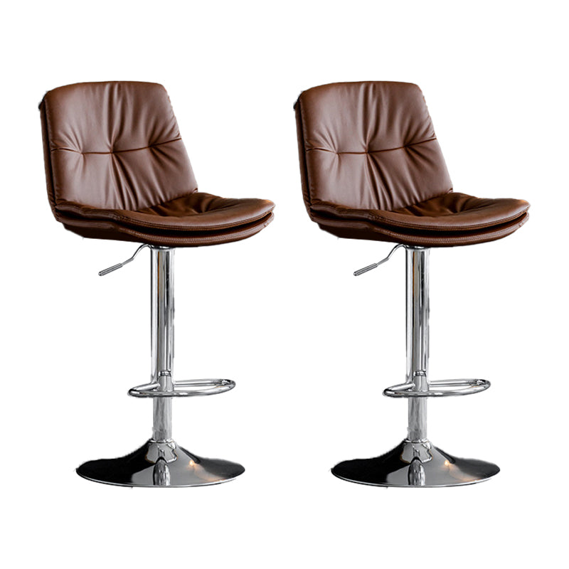 Sgabello da bar scandinavo in metallo, ecopelle, con schienale basso e base in ferro