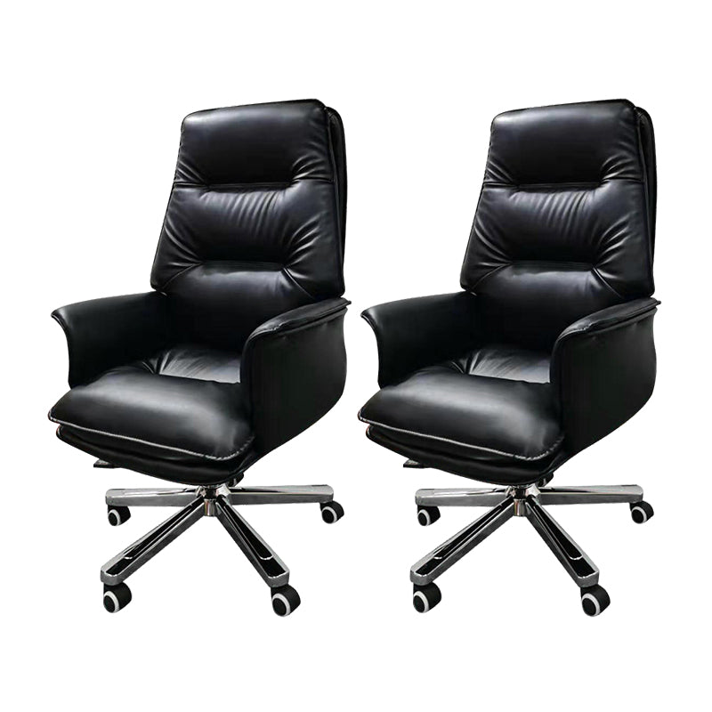 Eigentijdse bureaustoel, ergonomische wielen, zwart lederen directiestoel