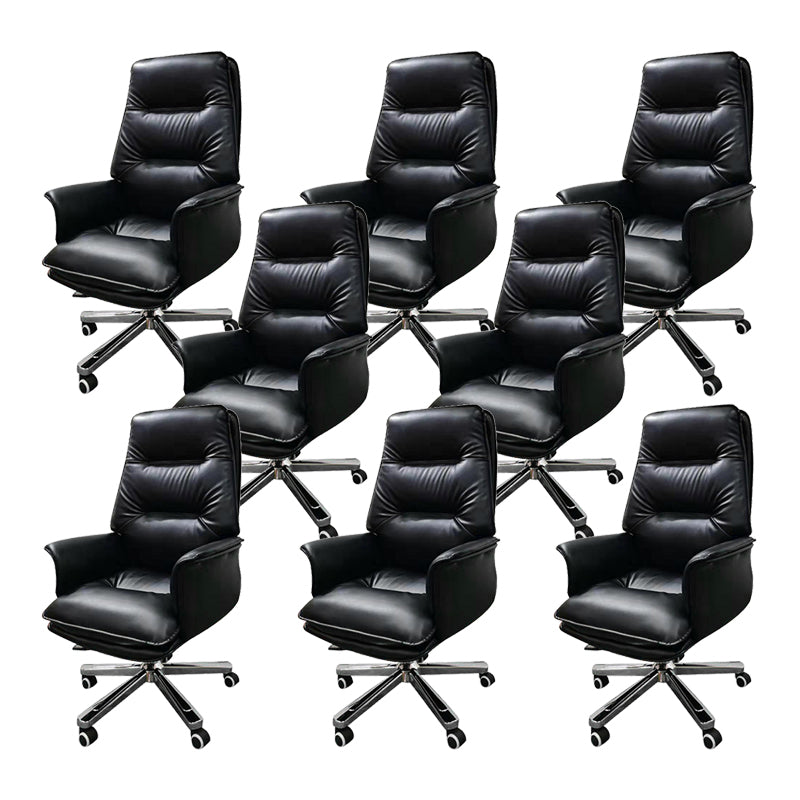 Eigentijdse bureaustoel, ergonomische wielen, zwart lederen directiestoel