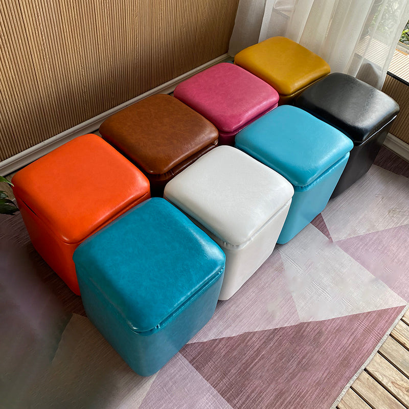 Ottomano solido moderno moderno resistente al pouf in pelle finta con deposito