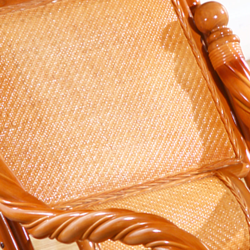Traditioneller Schaukelstuhl Rattan Spindle Rückenlehne Vollfarbe Innenstuhl im Innenbereich