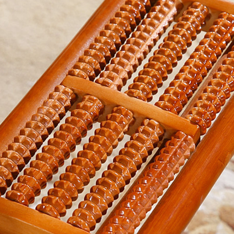 Traditioneller Schaukelstuhl Rattan Spindle Rückenlehne Vollfarbe Innenstuhl im Innenbereich