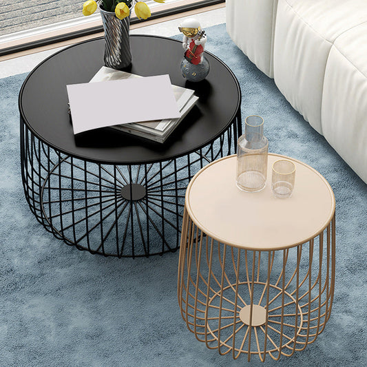 Tavolino moderno di ferro rotondo della metà del secolo Tavolo da cocktail 15,75 "H