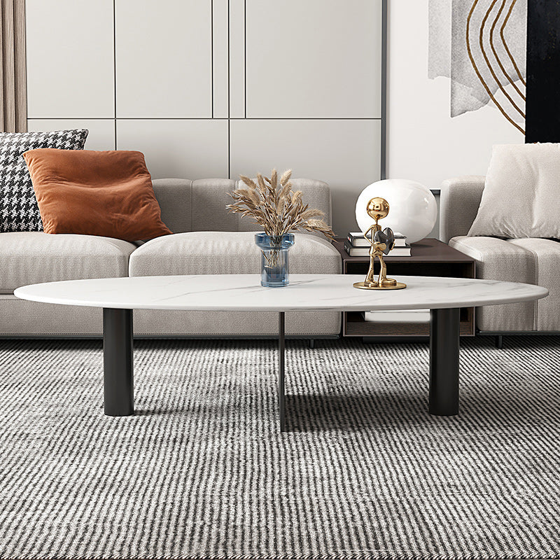 Glamouröser Couchtisch mit ovaler Steinplatte und Cocktailtisch mit 3 Beinen aus Metall