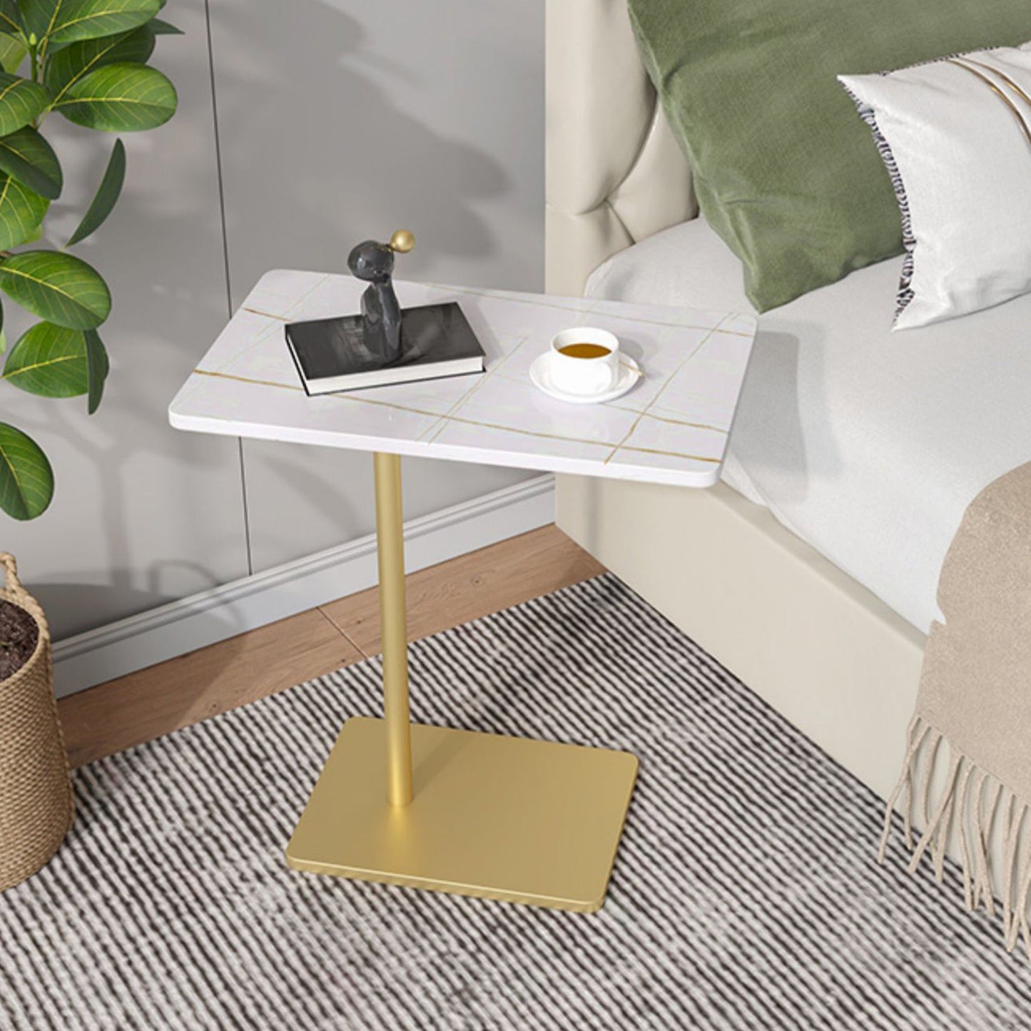 Modernistic Rectangular End Table Metal C Side Table for Bedside