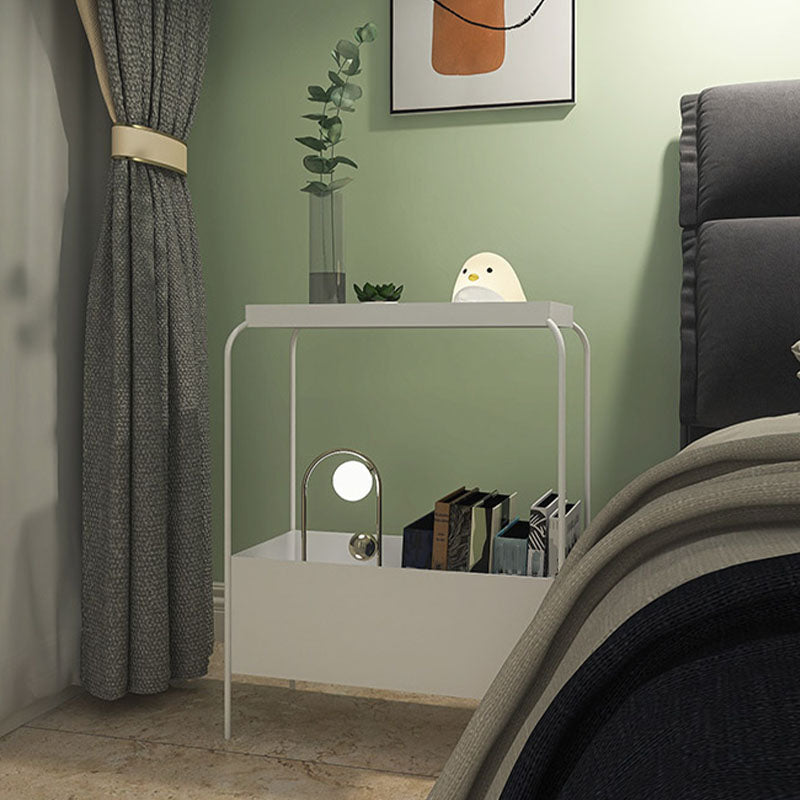 Nightand de table d'accent en métal contemporain 25,59 "Table table de nuit de lit avec 2 étagères