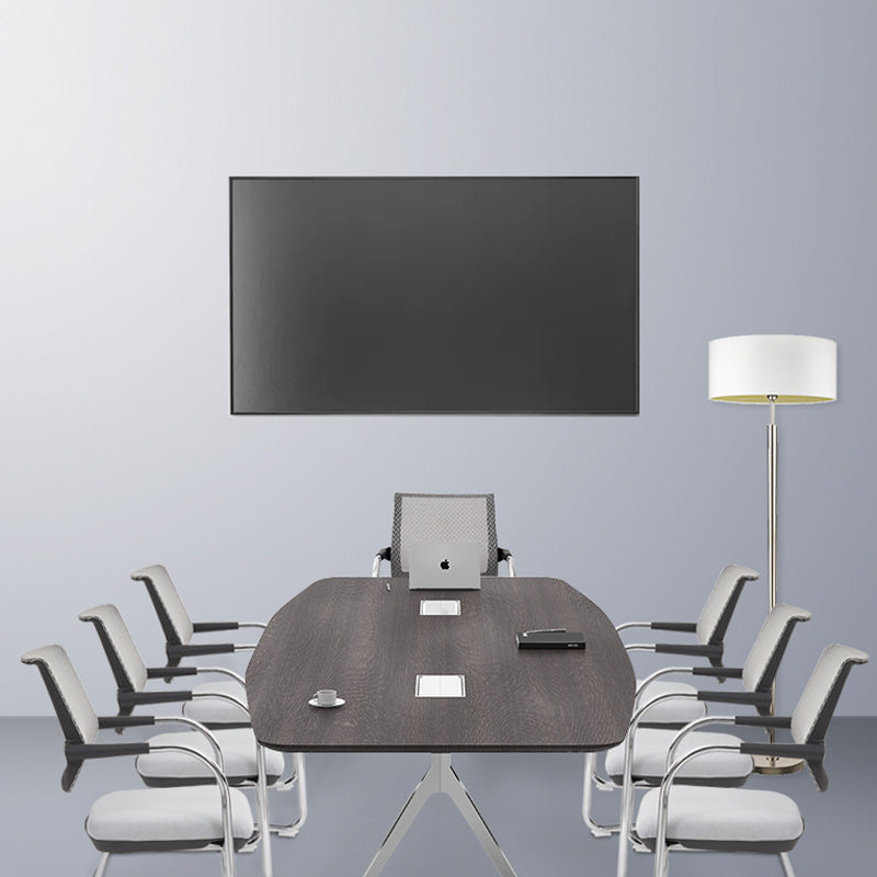 Ergonomische bureaustoel van eigentijdse stof, conferentiestoel met middenrug