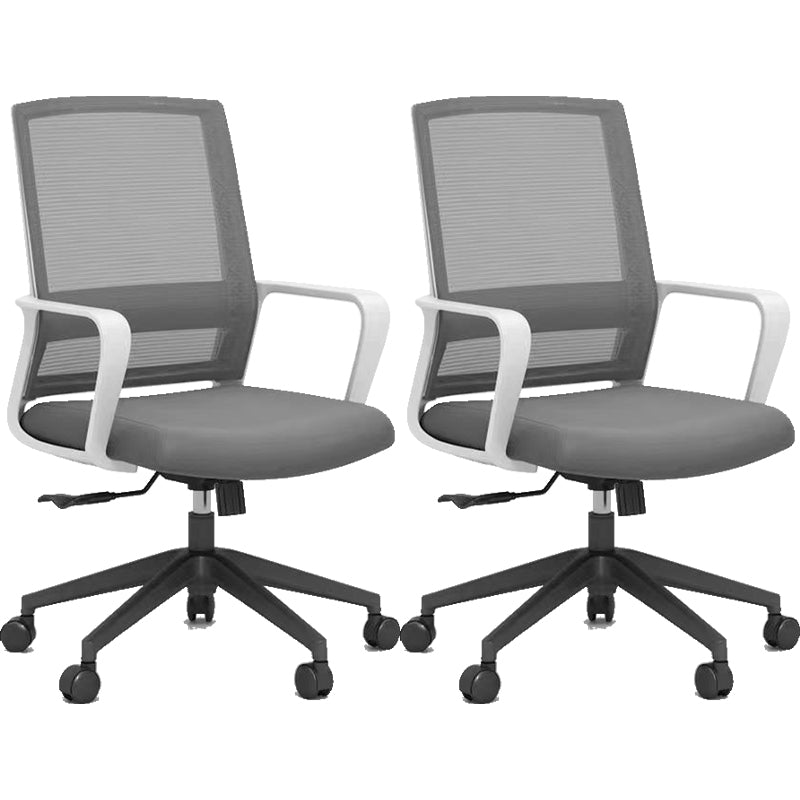 Eigentijdse tankstoel vaste armen halverwege de rug mesh swivel bureaustoel