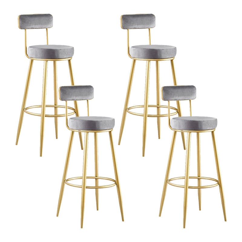 Taburete de bar de metal Glam con respaldo de tela y base dorada
