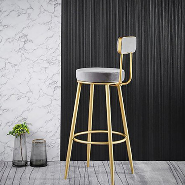 Taburete de bar de metal Glam con respaldo de tela y base dorada