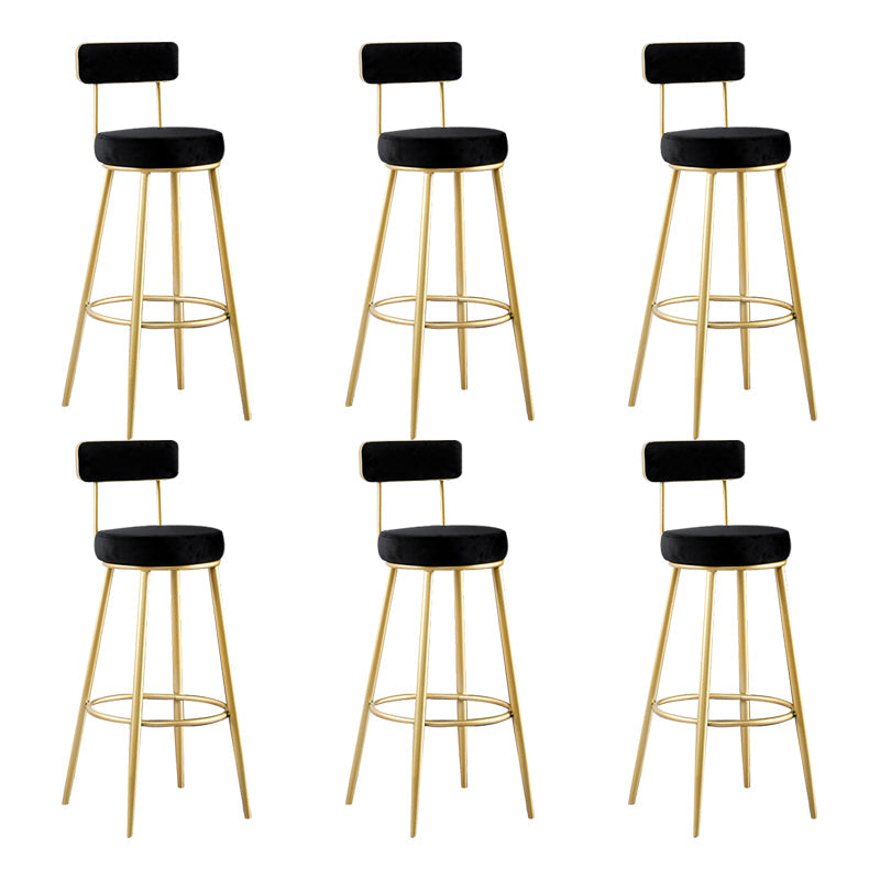 Taburete de bar de metal Glam con respaldo de tela y base dorada