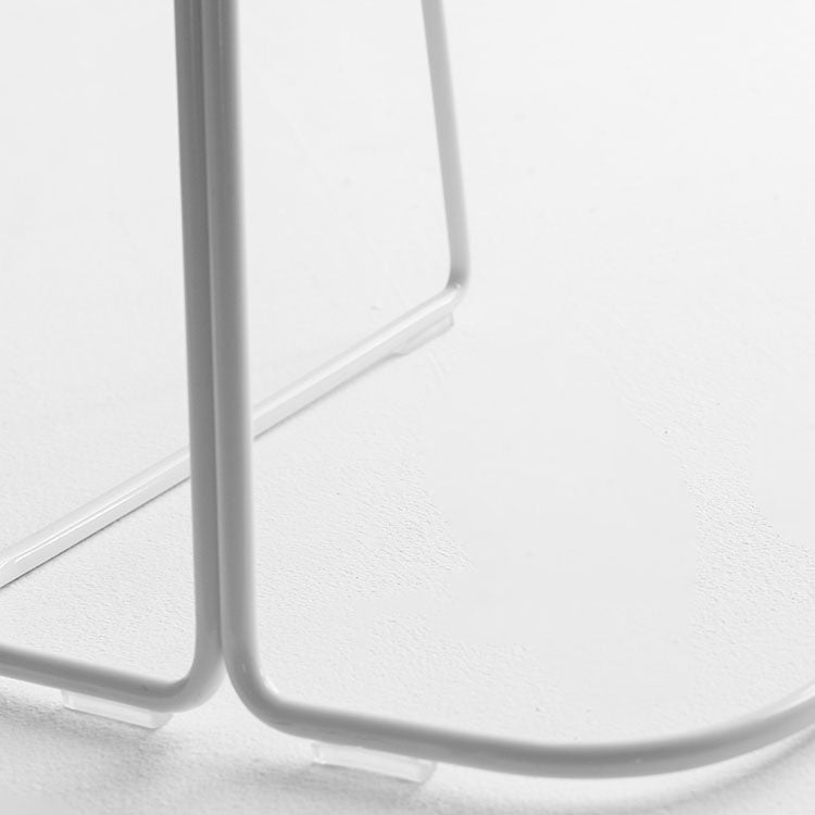 Tabouret de bar en plastique contemporain tabouret de dos bas avec base en métal pour le salon
