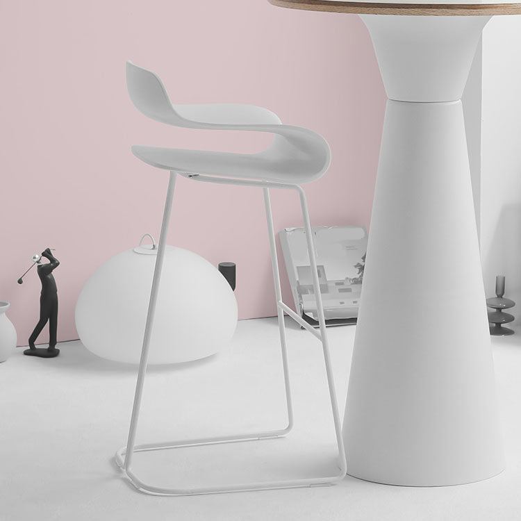 Tabouret de bar en plastique contemporain tabouret de dos bas avec base en métal pour le salon