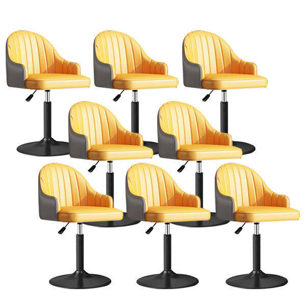 スカンジナビアのメタルバースツールローバックフェイクレザークッションスツールとフットレスト