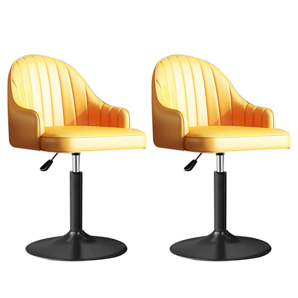 スカンジナビアのメタルバースツールローバックフェイクレザークッションスツールとフットレスト