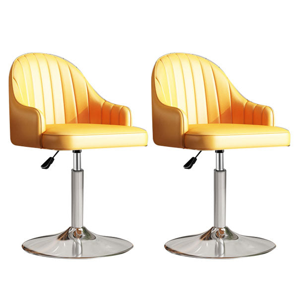 スカンジナビアのメタルバースツールローバックフェイクレザークッションスツールとフットレスト