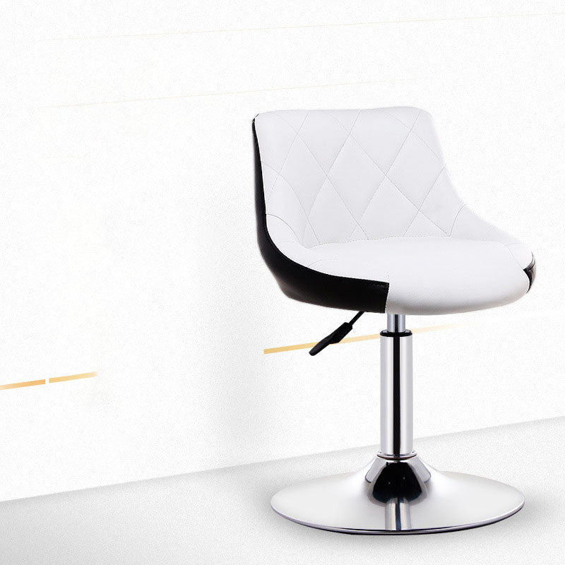 Sgabello da cuscino in pelle bassa in metallo in metallo scandinavo con base di ferro per bar