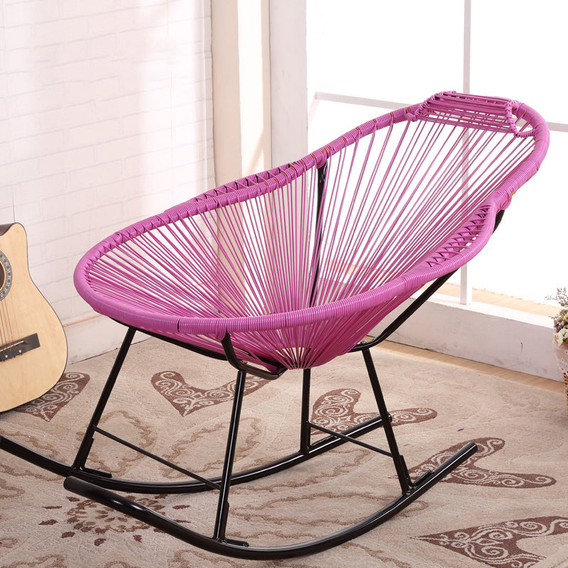 Chaise à bascule contemporaine chaise d'aile en osier arrière couleur solide chaise à bascule intérieure