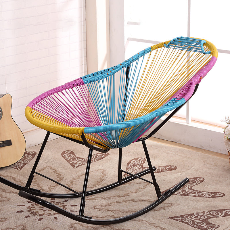 Chaise à bascule contemporaine chaise d'aile en osier arrière couleur solide chaise à bascule intérieure