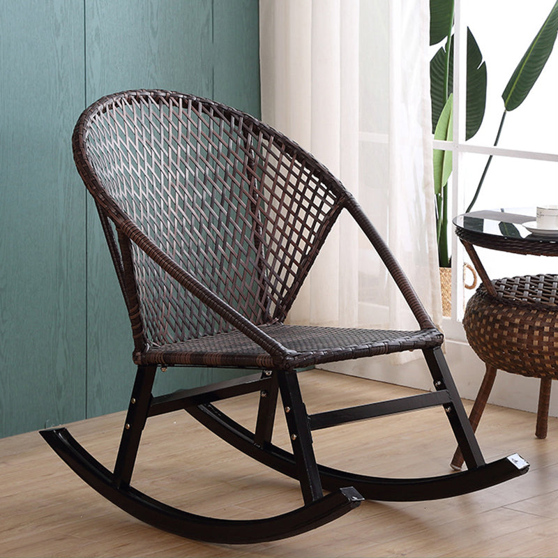 Rattan Rocker Chair Mitte des Jahrhunderts moderner Schaukelstuhl mit grauem Rahmen