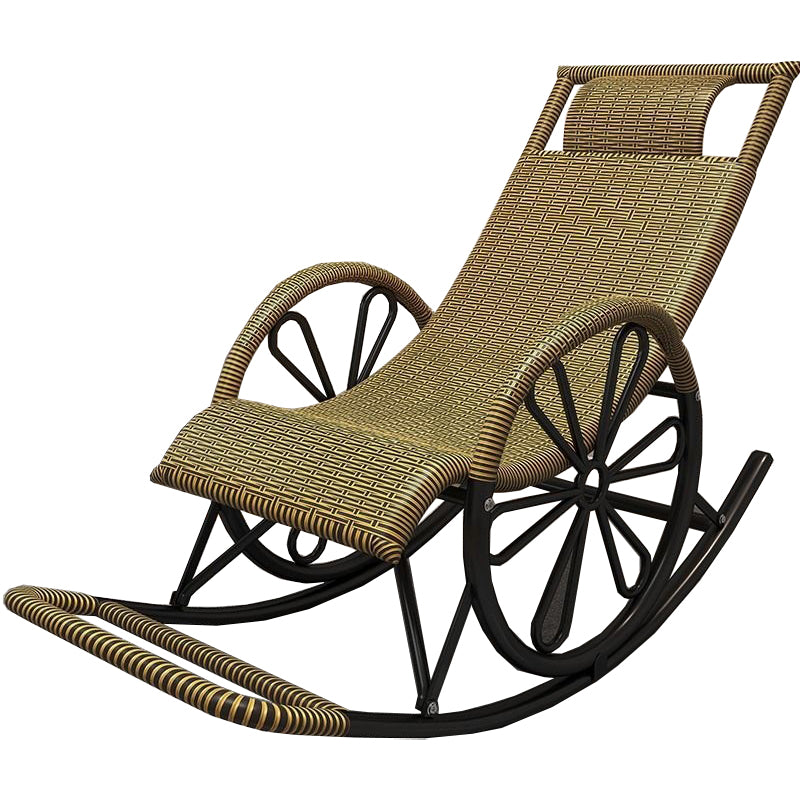 Chaise à bascule en osier et en métal