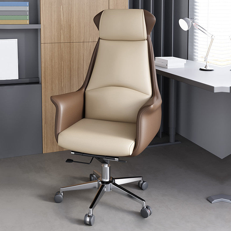 Sedia moderna con braccioli inclusi e rotelle, sedia da scrivania in pelle con schienale alto, colore nero/marrone