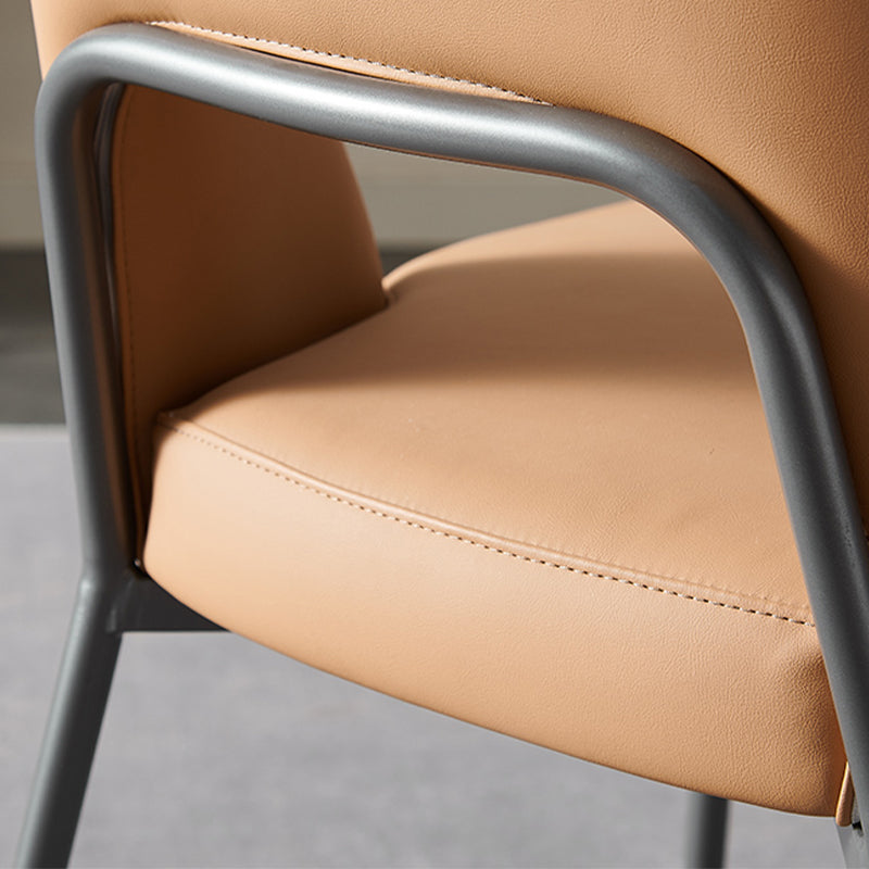 Silla lateral abierta para el hogar de cuero sintético silla de comedor moderna con piernas negras